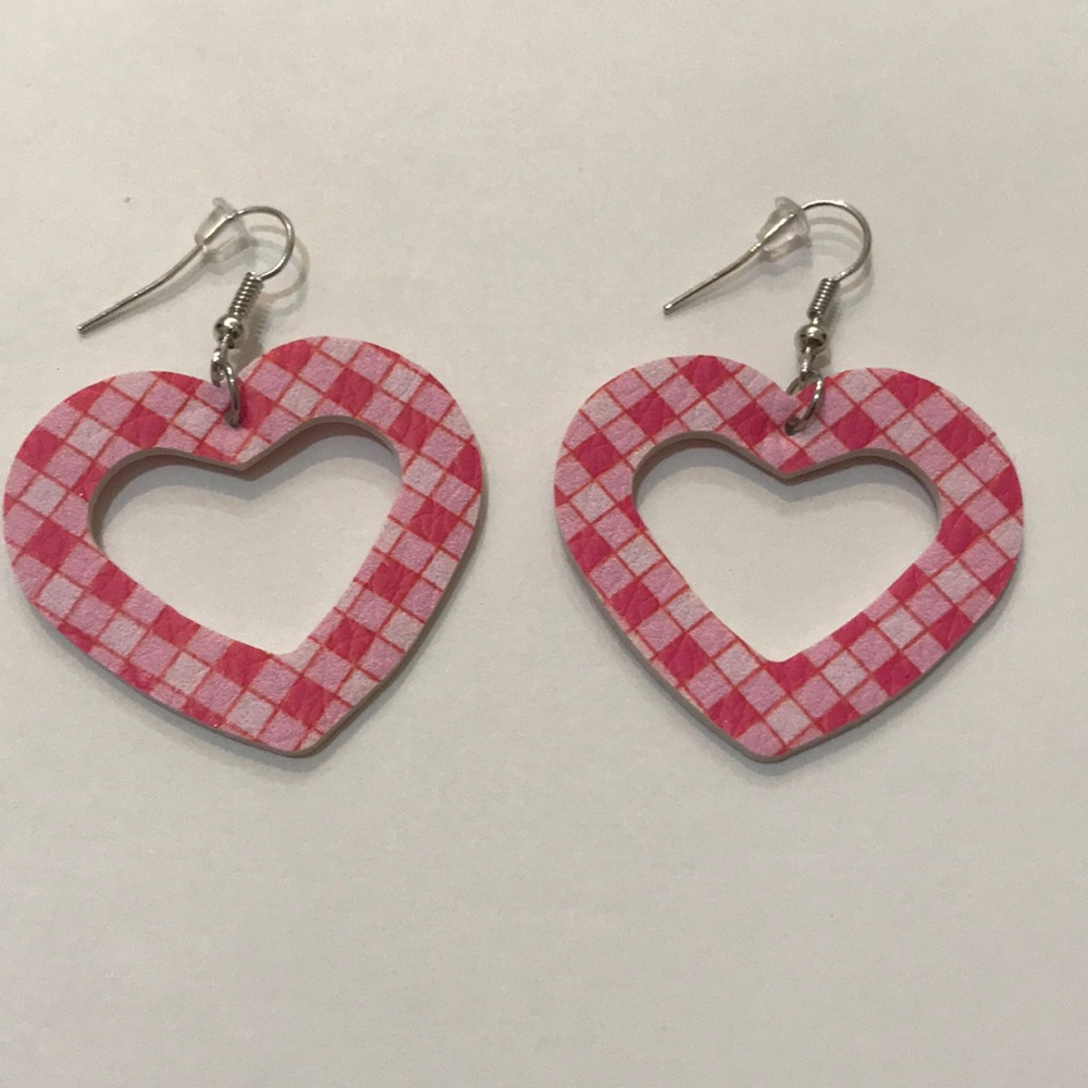 🆕Pink Plaid Open Heart Faux Leather Earrings